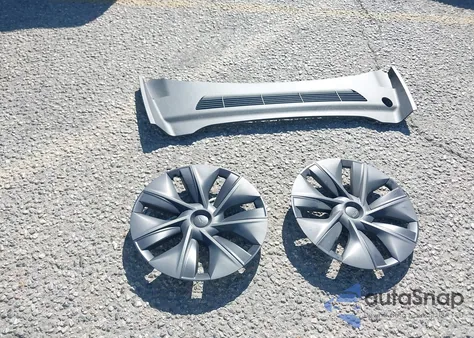 2025 Tesla Model Y Long Range Dual Motor Rear-Wheel Drive from USA, damaged, VIN 7SAYGDED2SF228123